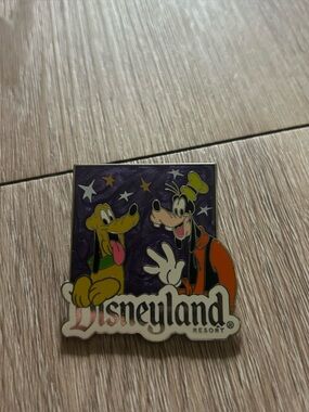 Disneyland Resort Goofy and Pluto Pin